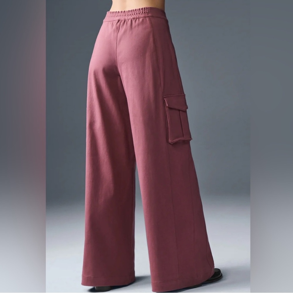 ALO Yoga Show Off Cargo Wide Leg Trouser, Burgundy Truffle Small - Picture 2 of 12